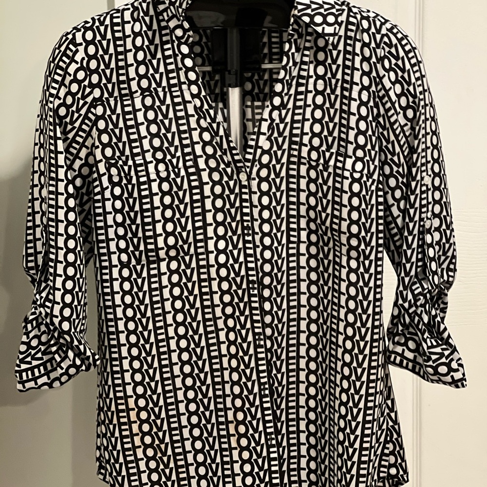 Black and white graphic love top